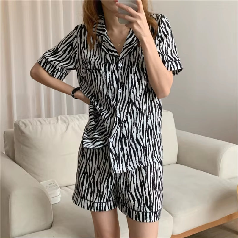 2 Piece Short-Sleeved Animal Print Pajamas Set