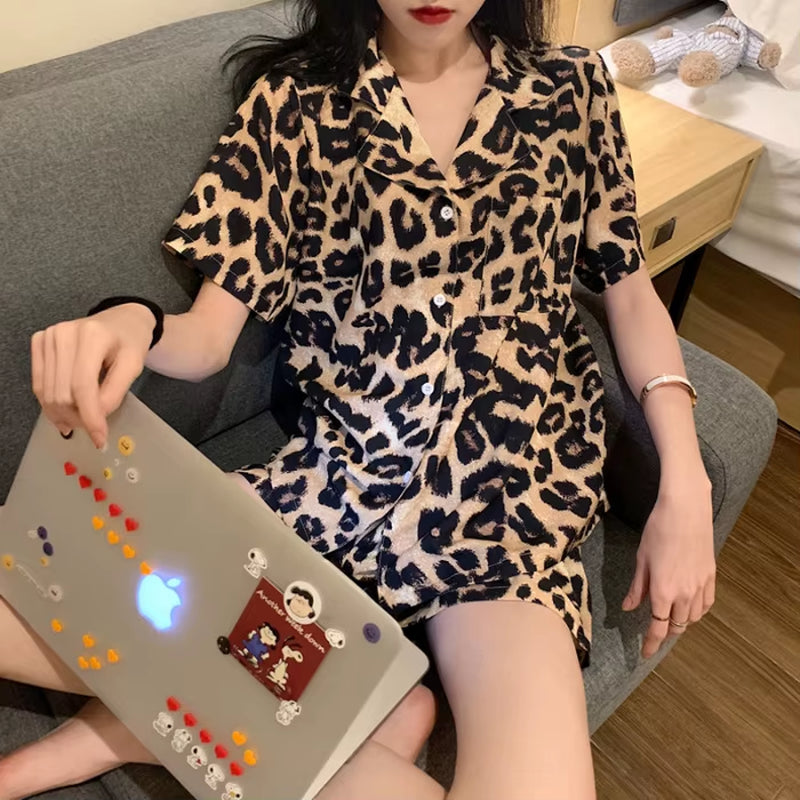 2 Piece Short-Sleeved Animal Print Pajamas Set